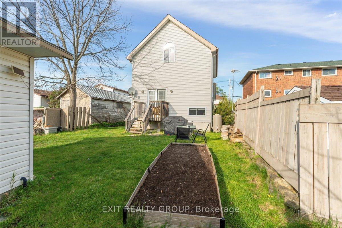 162 West Street, Quinte West, Ontario  K8V 2M7 - Photo 30 - X12148103
