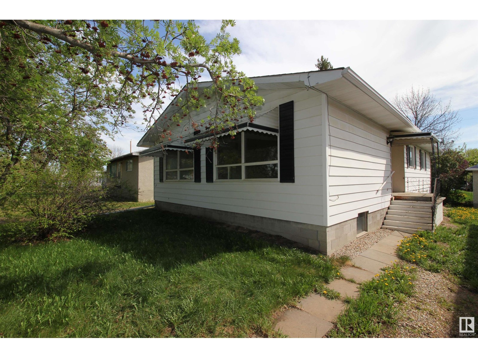 5027 49 ST, warburg, Alberta