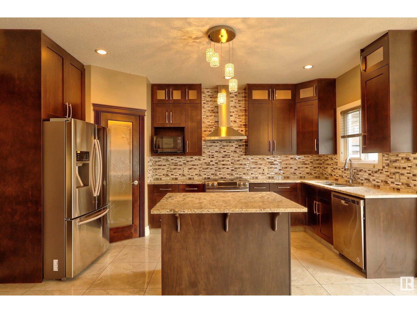 Property at 16737 62 ST NW image 1