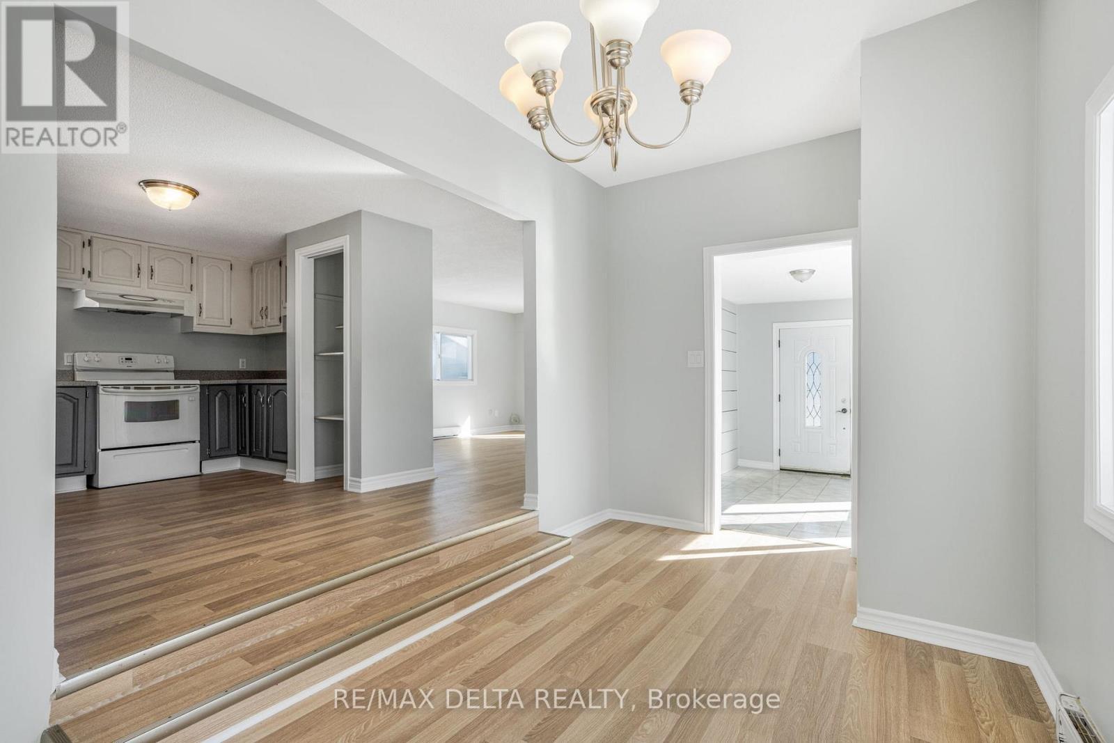 504 - 8250 County Road 17 Road, Clarence-Rockland, Ontario  K4K 1K7 - Photo 11 - X12075730