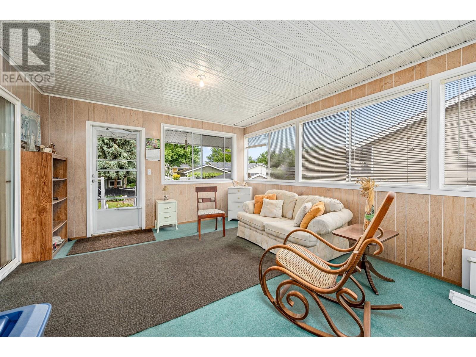 980 Thompson Road, Kelowna, British Columbia  V1X 3X1 - Photo 11 - 10347522