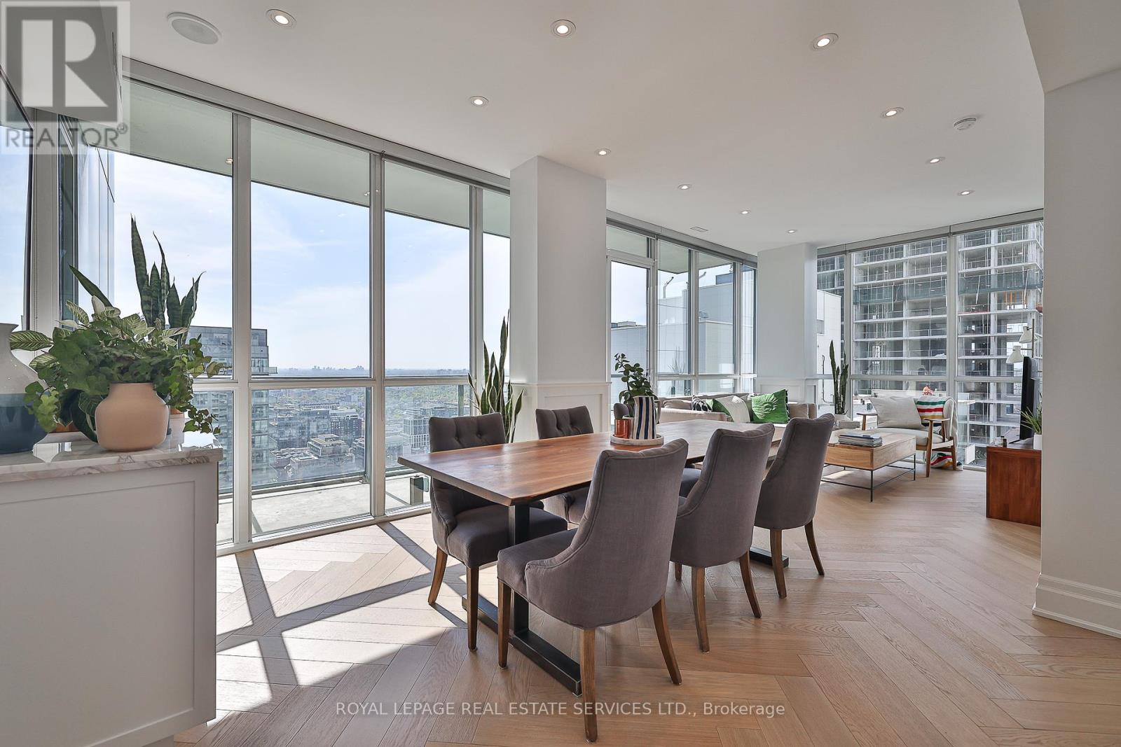 3709 - 88 Blue Jays Way, Toronto, Ontario  M5V 0L7 - Photo 4 - C12147925