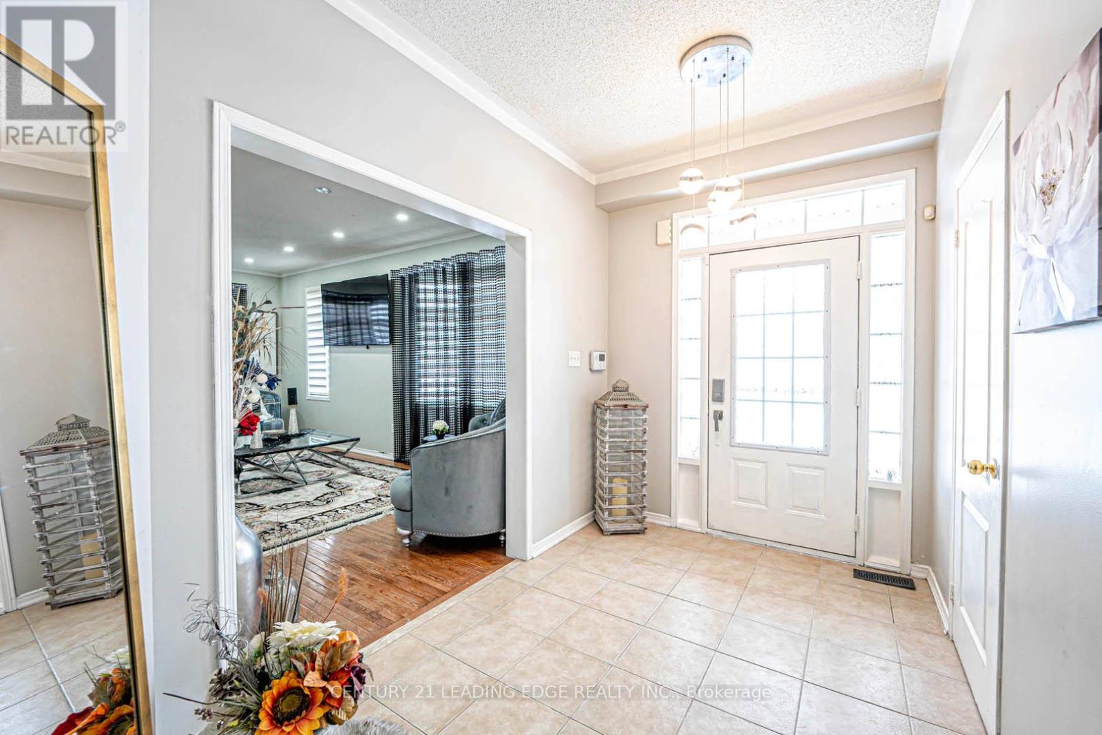 145 Woodbine Place, Oshawa, Ontario  L1L 1C5 - Photo 6 - E12147934