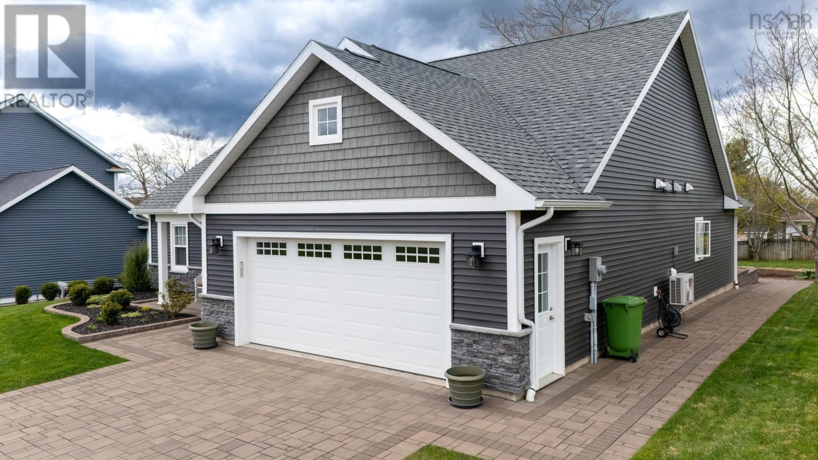Property at 29 Fox Hollow Drive image 3