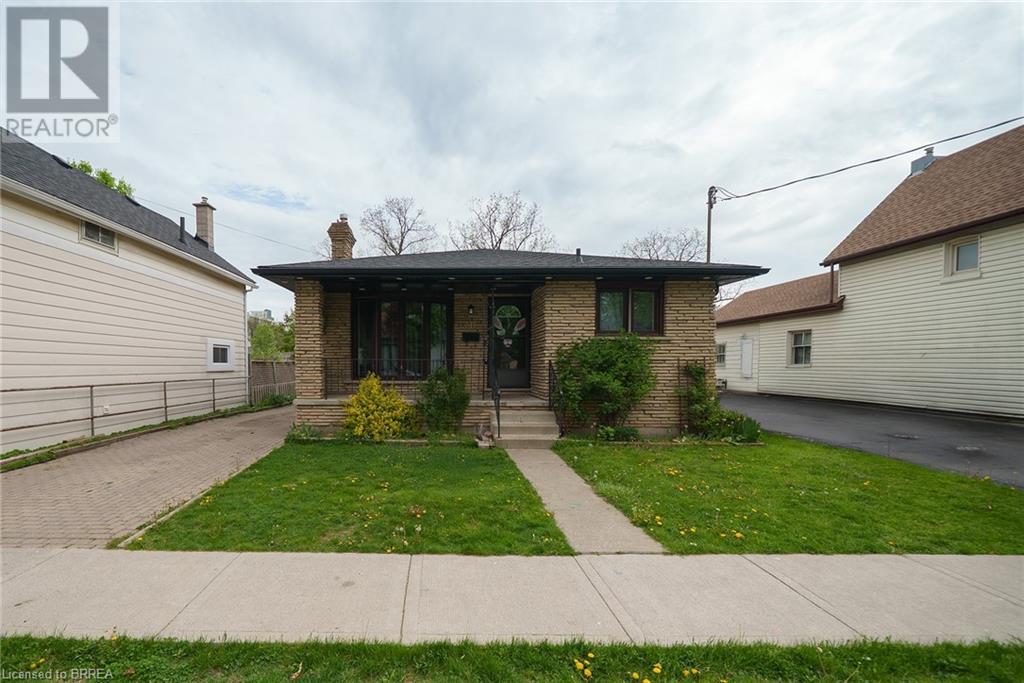 Property at 70 OAK Street image 2