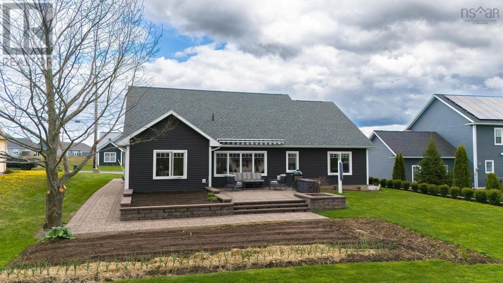 Property at 29 Fox Hollow Drive image 4