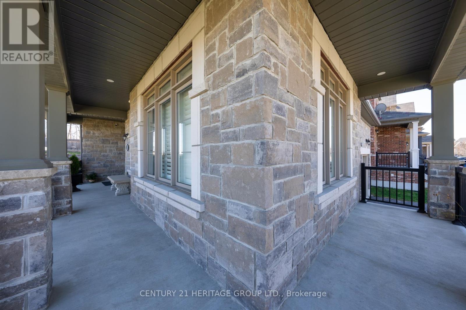 501 Mcgregor Farm Trail, Newmarket, Ontario  L3X 0H7 - Photo 4 - N12147923