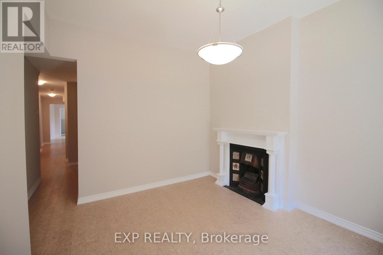 Main - 301 Crawford Street, Toronto (Trinity-Bellwoods), Ontario  M6J 2V7 - Photo 2 - C12148012
