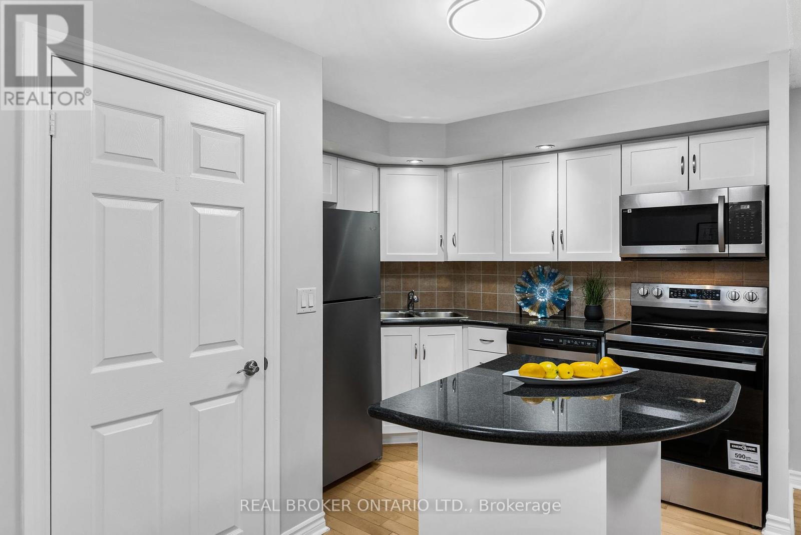 1227 - 250 Wellington Street, Toronto, Ontario  M5V 3P6 - Photo 11 - C12148085