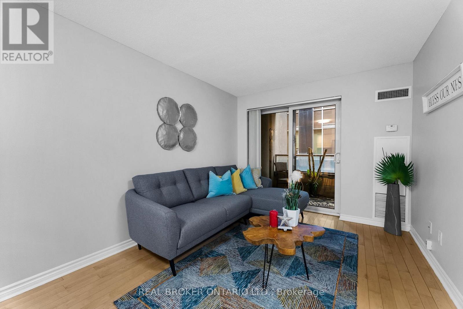 1227 - 250 Wellington Street, Toronto, Ontario  M5V 3P6 - Photo 15 - C12148085