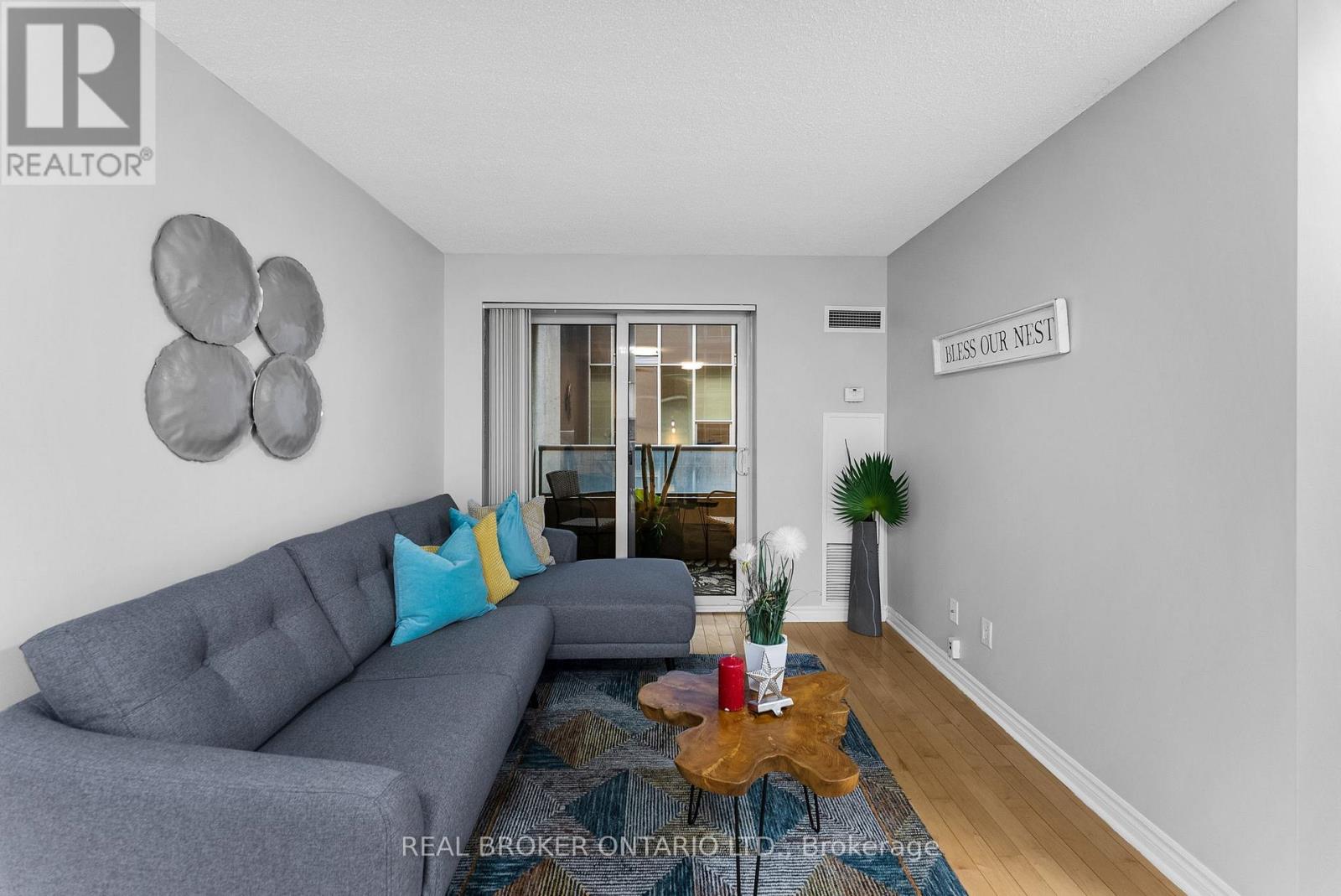 1227 - 250 Wellington Street, Toronto, Ontario  M5V 3P6 - Photo 16 - C12148085