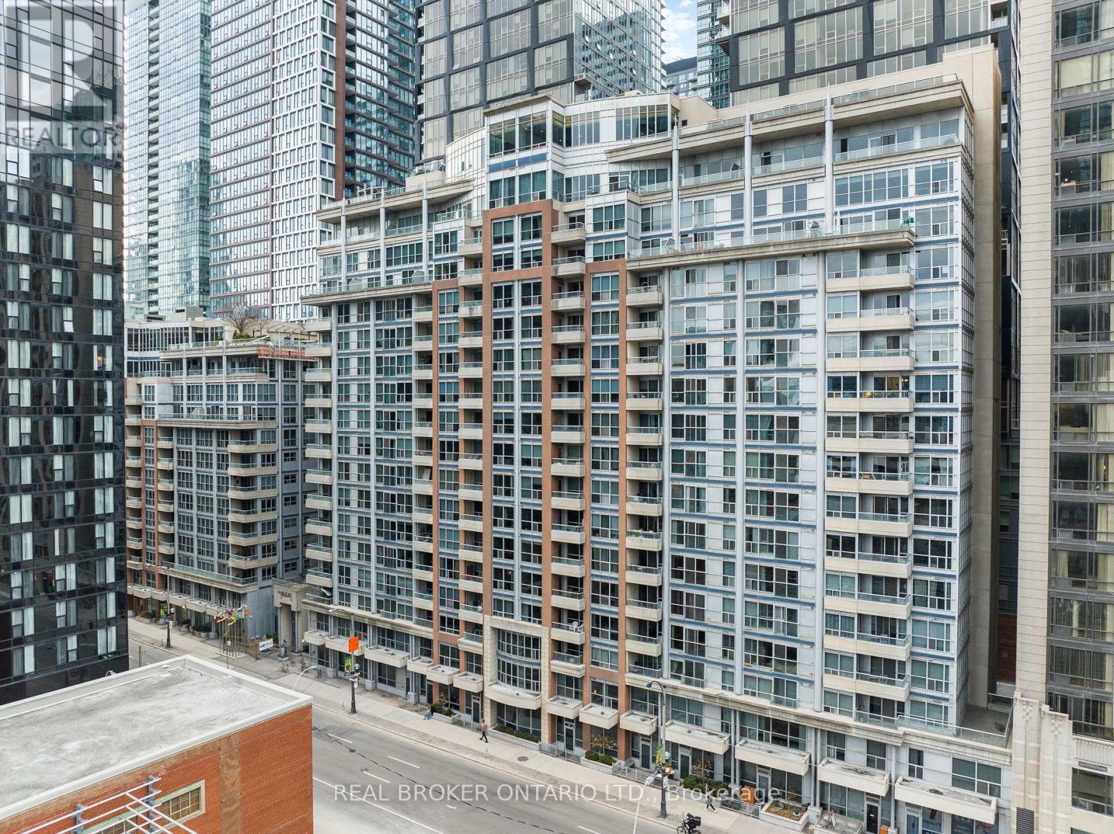 1227 - 250 Wellington Street, Toronto, Ontario  M5V 3P6 - Photo 2 - C12148085