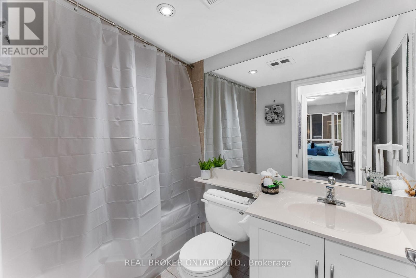 1227 - 250 Wellington Street, Toronto, Ontario  M5V 3P6 - Photo 20 - C12148085