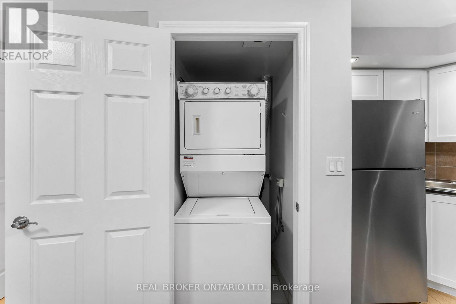 1227 - 250 Wellington Street, Toronto, Ontario  M5V 3P6 - Photo 21 - C12148085