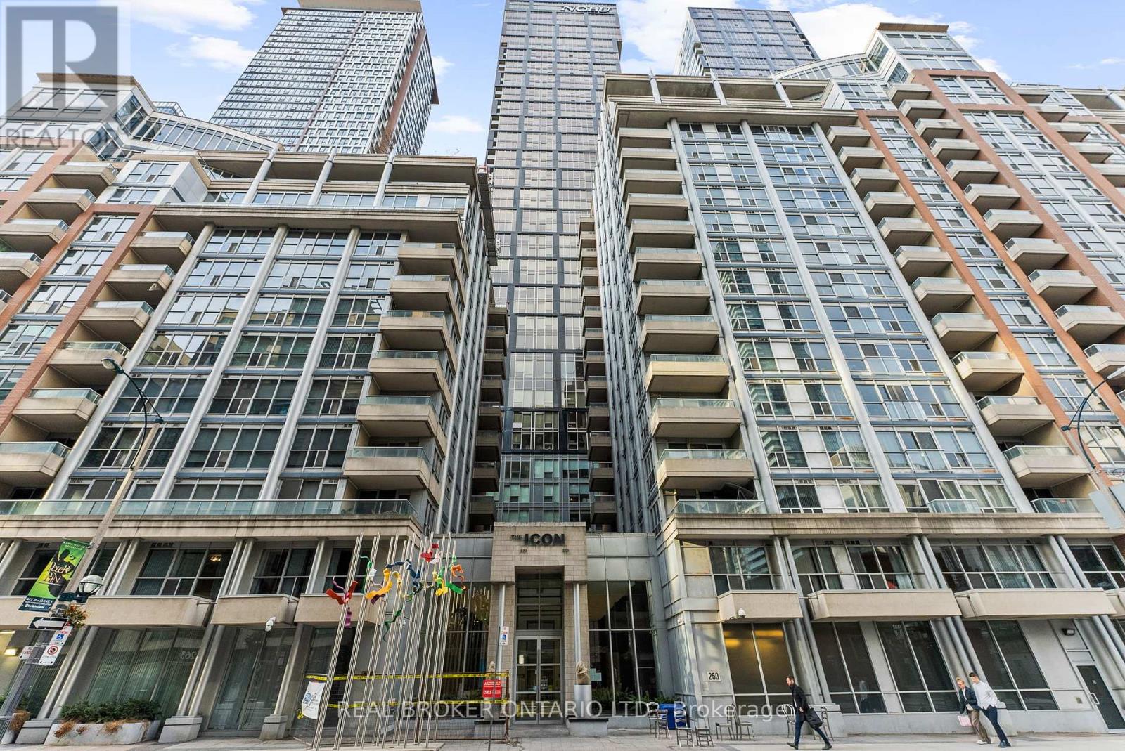 1227 - 250 Wellington Street, Toronto, Ontario  M5V 3P6 - Photo 4 - C12148085