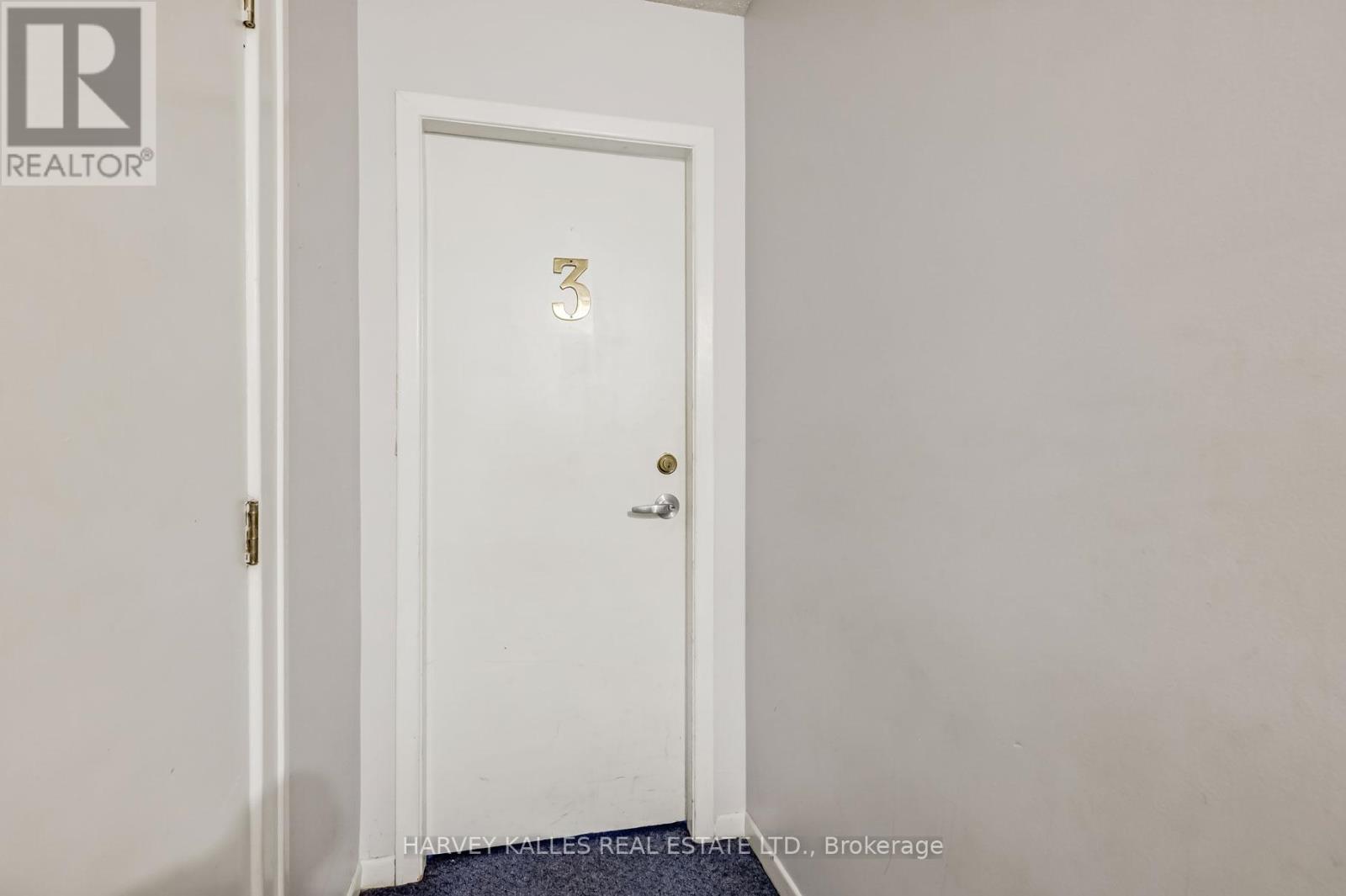 Upper#3 - 1200 Avenue Road, Toronto, Ontario  M5N 2G1 - Photo 16 - C12148117