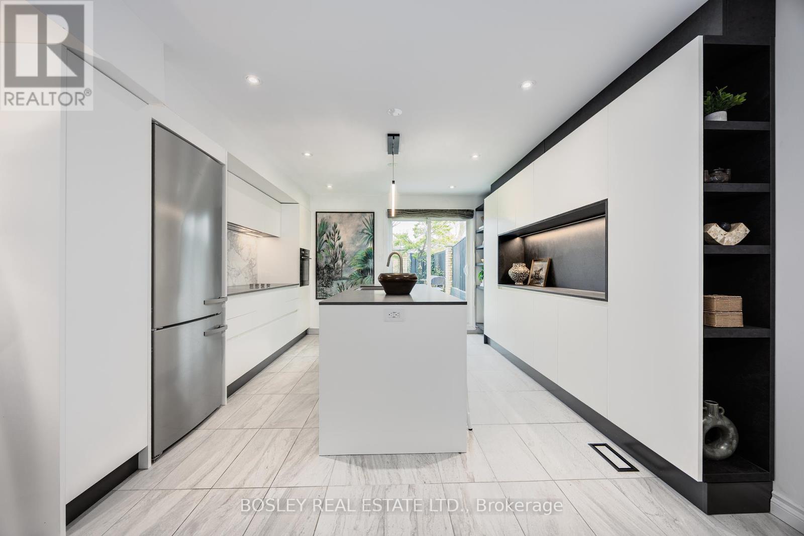 Property at 10 - 95 SUMMERHILL AVENUE image 1