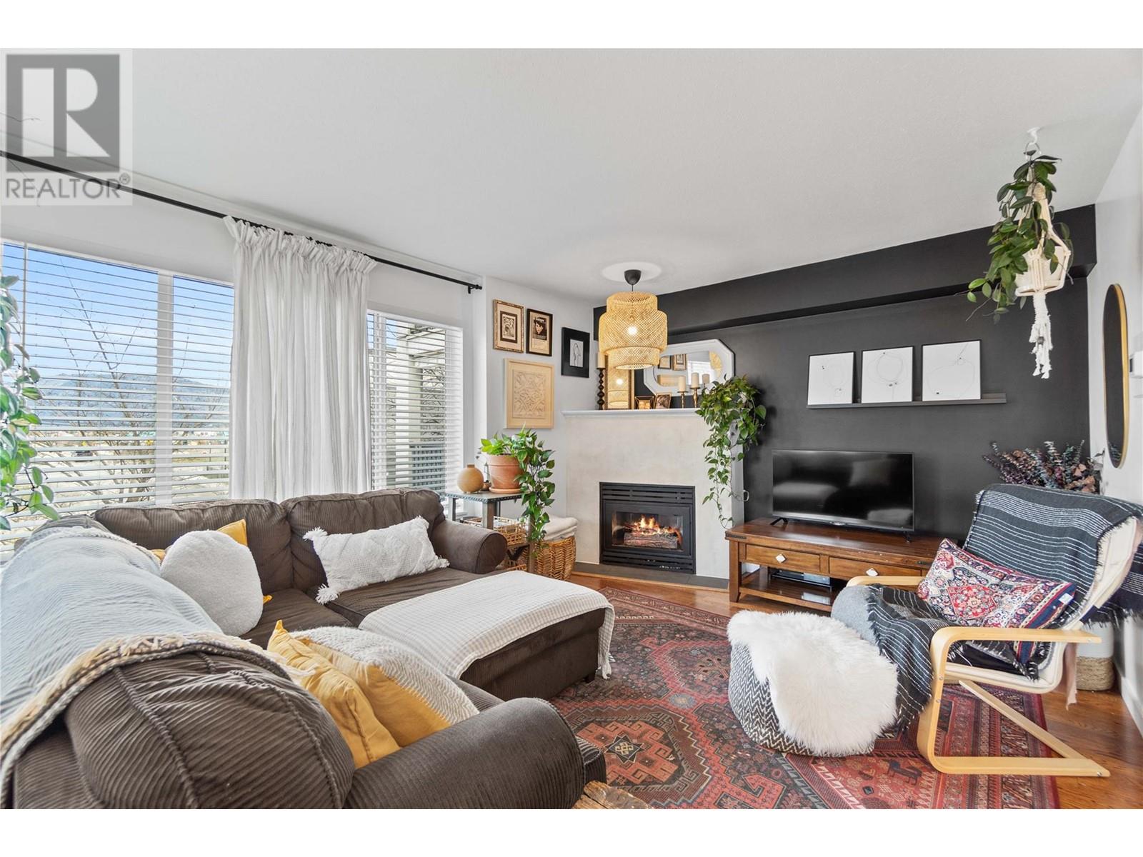 Property at 640 3 Street SW Unit# 306 image 3
