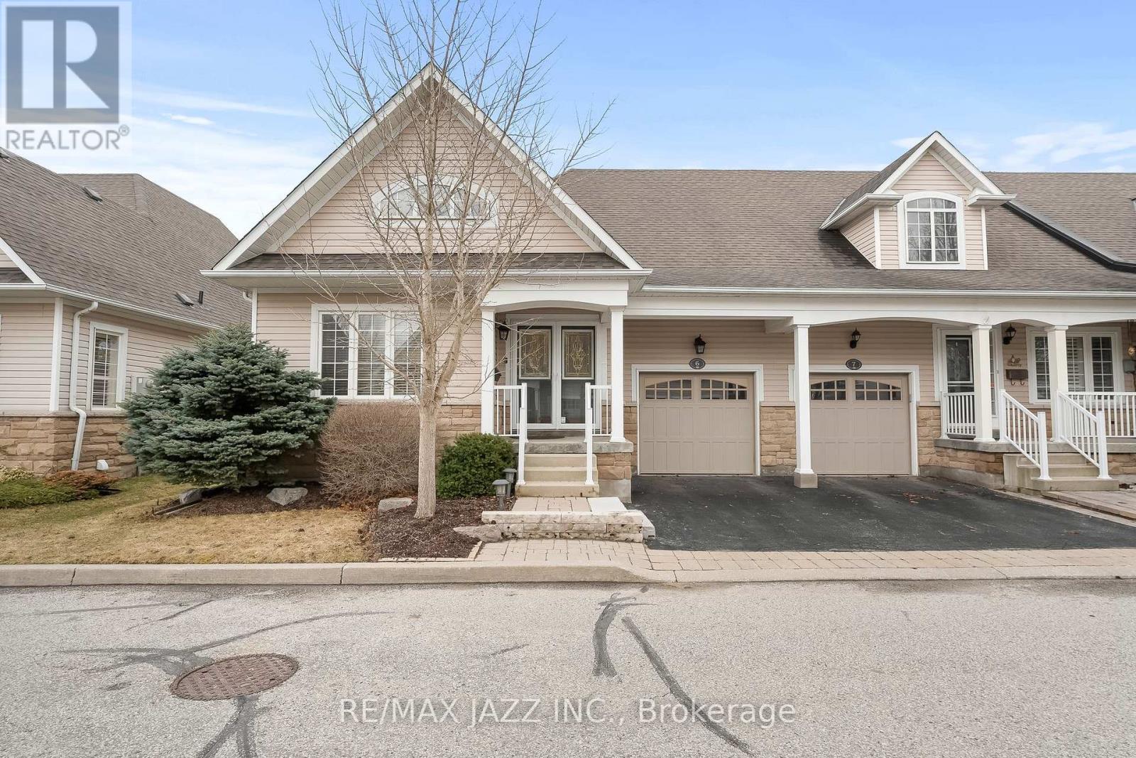 Property at 6 - 350 LAKEBREEZE DRIVE image 1