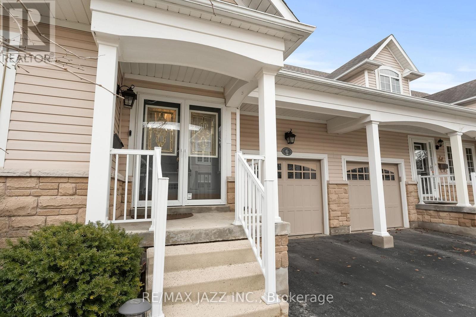 Property at 6 - 350 LAKEBREEZE DRIVE image 3