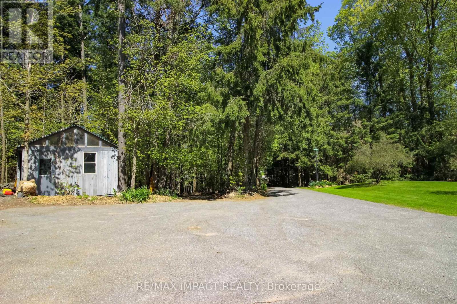 Property at 215 RAGLAN ROAD W image 4