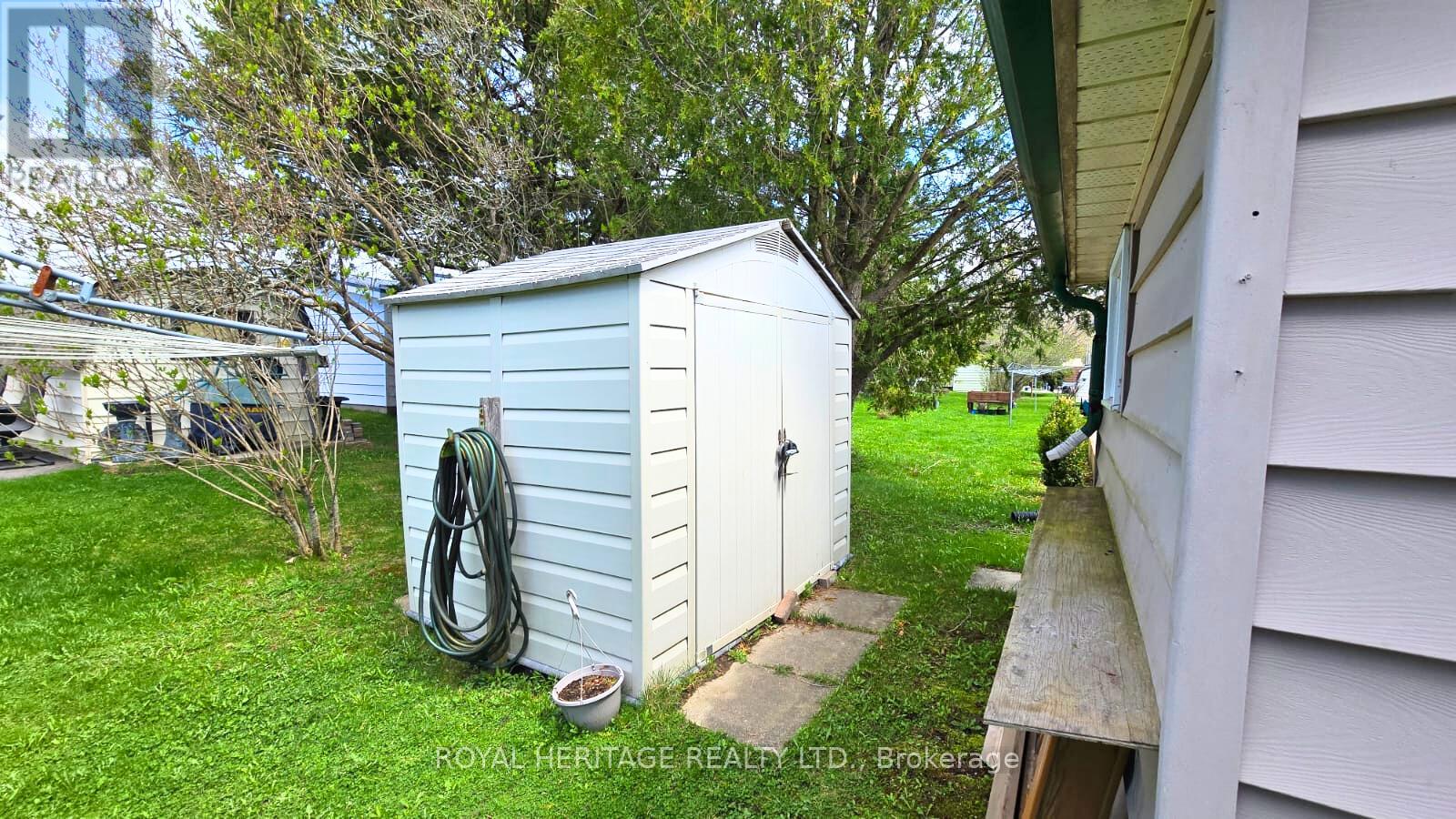 19 Park Street, Kawartha Lakes, Ontario  K9V 4R1 - Photo 21 - X12148165