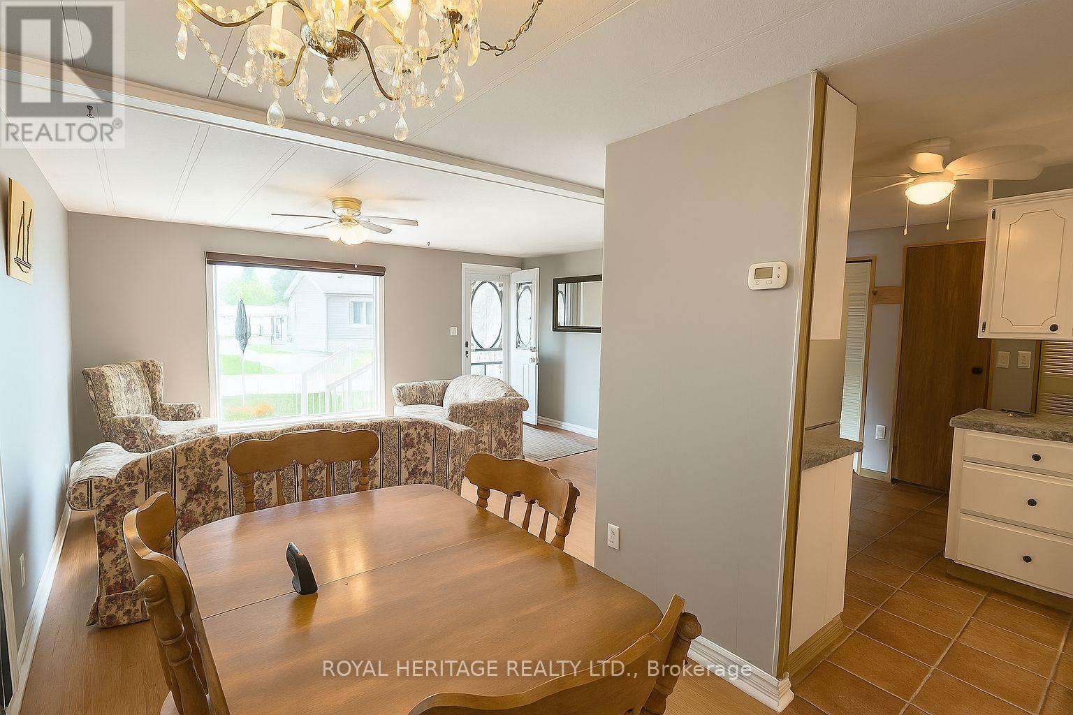19 Park Street, Kawartha Lakes (Fenelon), Ontario  K9V 4R1 - Photo 7 - X12148165