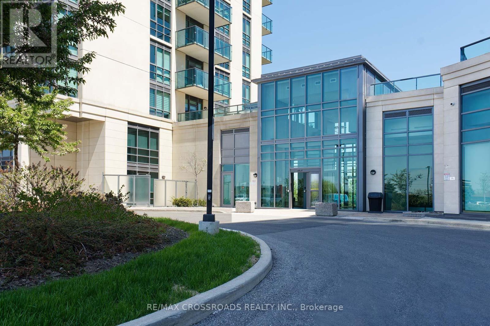 206 - 65 Yorkland Boulevard, Brampton, Ontario  L6P 4M5 - Photo 2 - W12147890