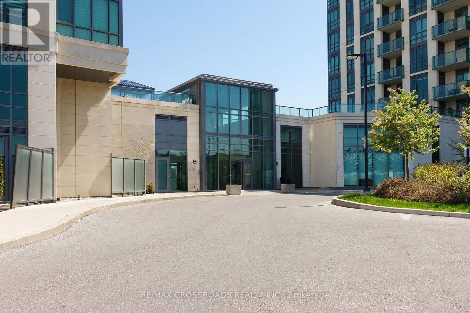 206 - 65 Yorkland Boulevard, Brampton, Ontario  L6P 4M5 - Photo 5 - W12147890
