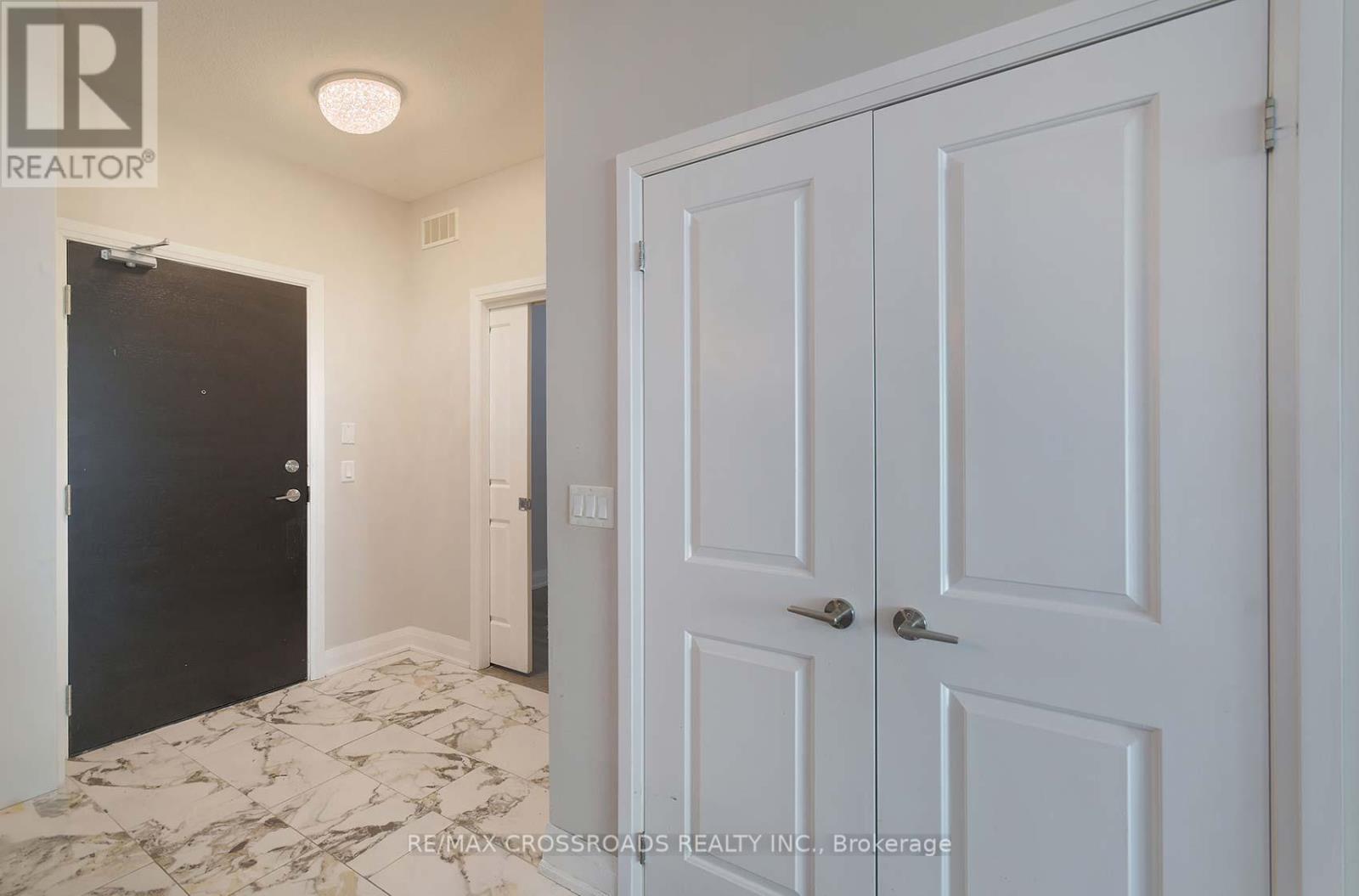 206 - 65 Yorkland Boulevard, Brampton, Ontario  L6P 4M5 - Photo 9 - W12147890