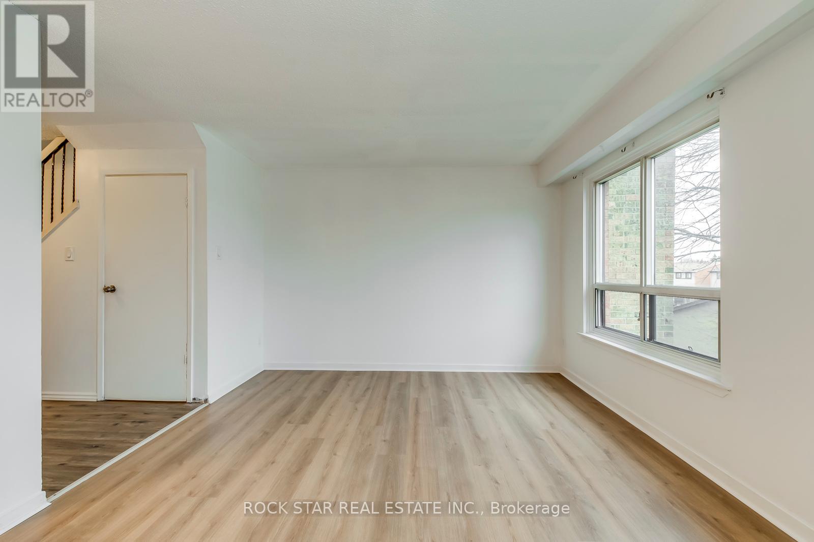 69 - 5 Moregate Crescent, Brampton, Ontario  L6S 3K9 - Photo 9 - W12147910