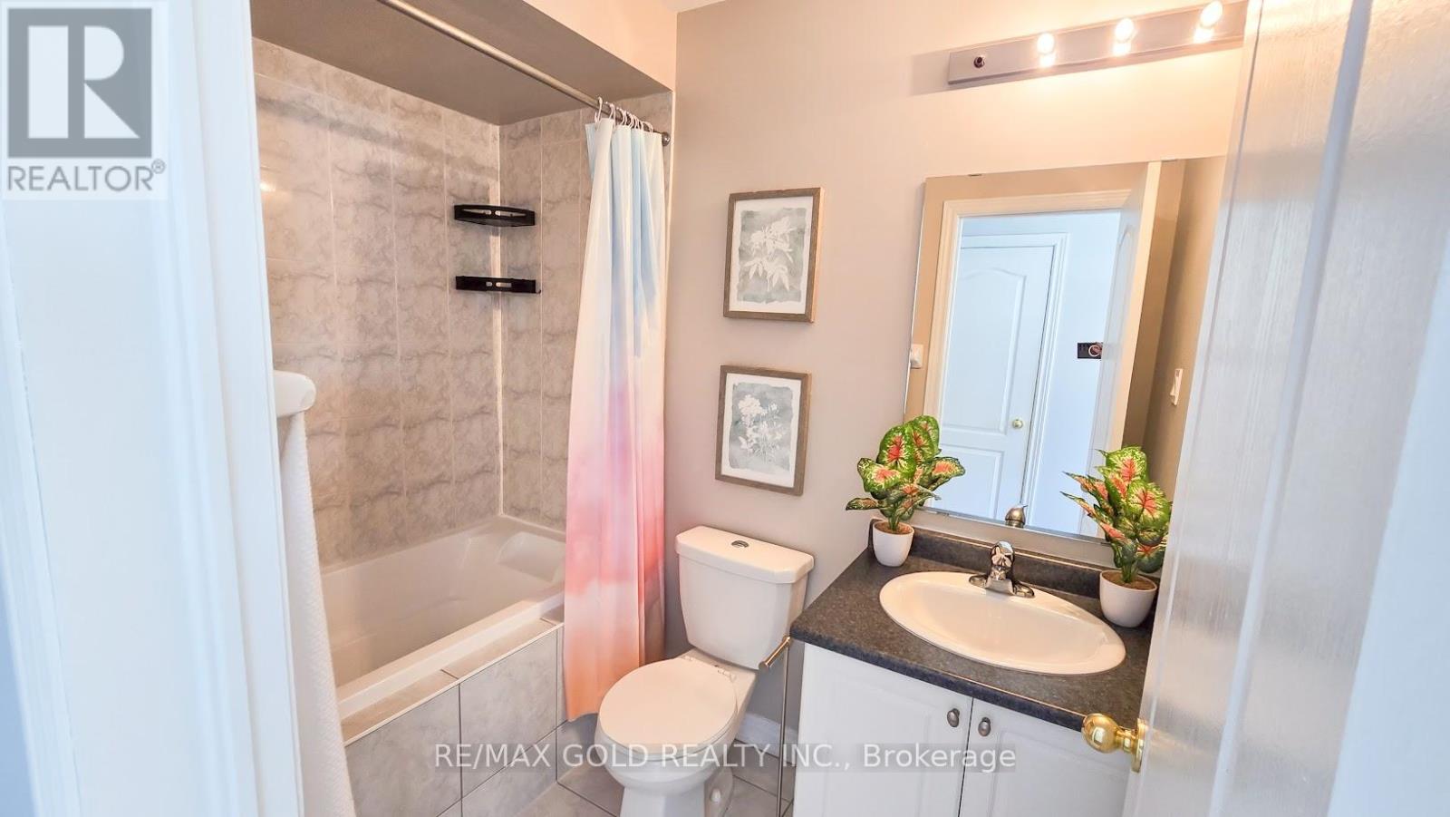 8 Tilden Road, Brampton, Ontario  L6R 0W5 - Photo 10 - W12147953