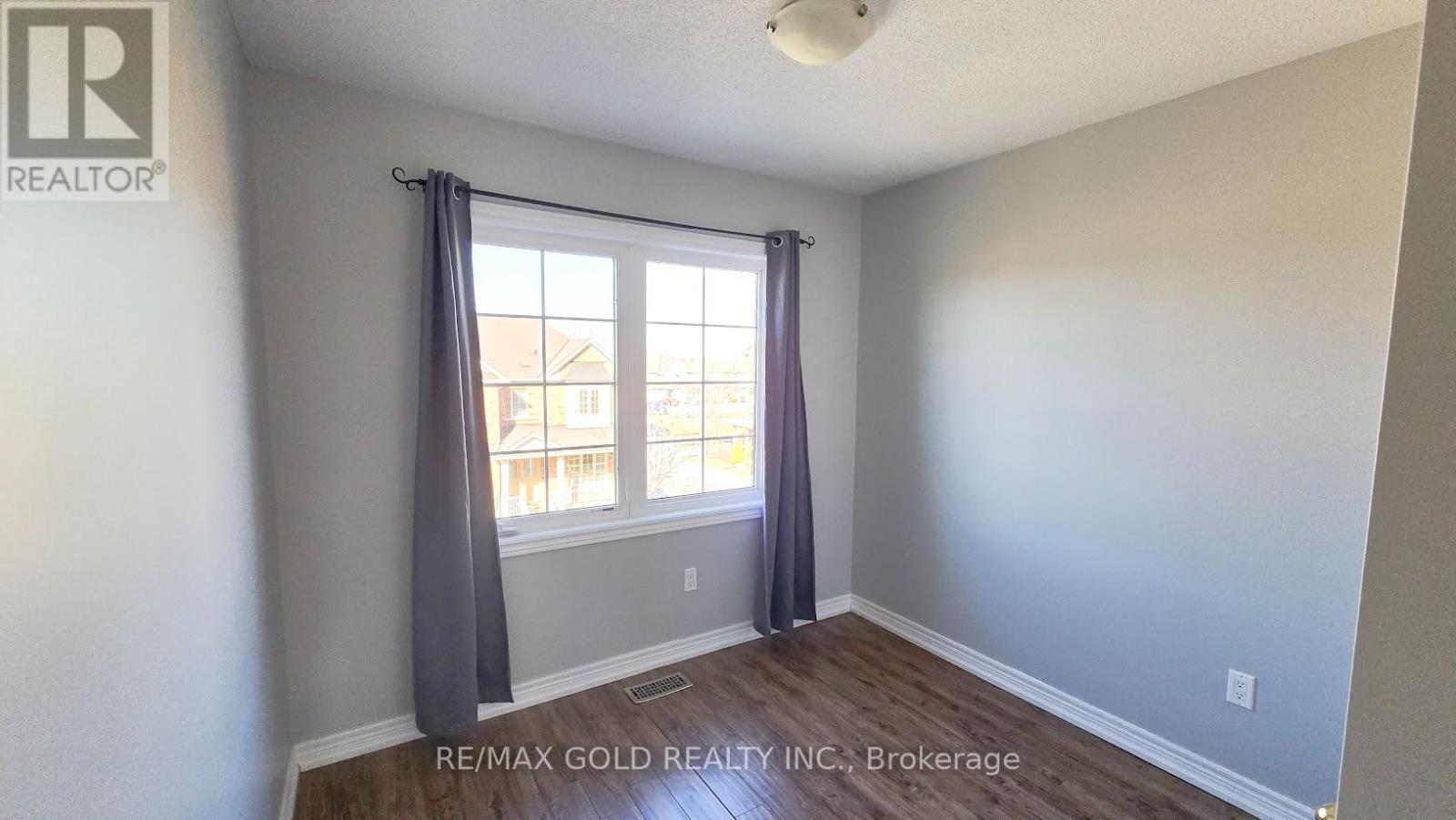8 Tilden Road, Brampton, Ontario  L6R 0W5 - Photo 11 - W12147953