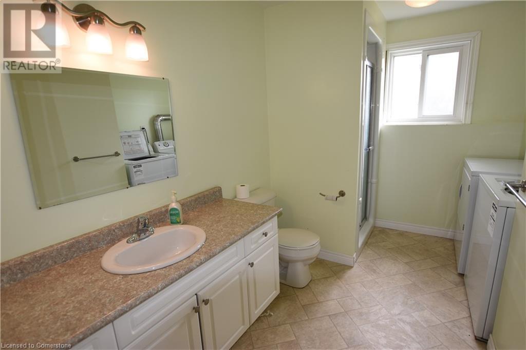 3 Elgin Street S, Thorold, Ontario  L2V 3B3 - Photo 9 - 40728325
