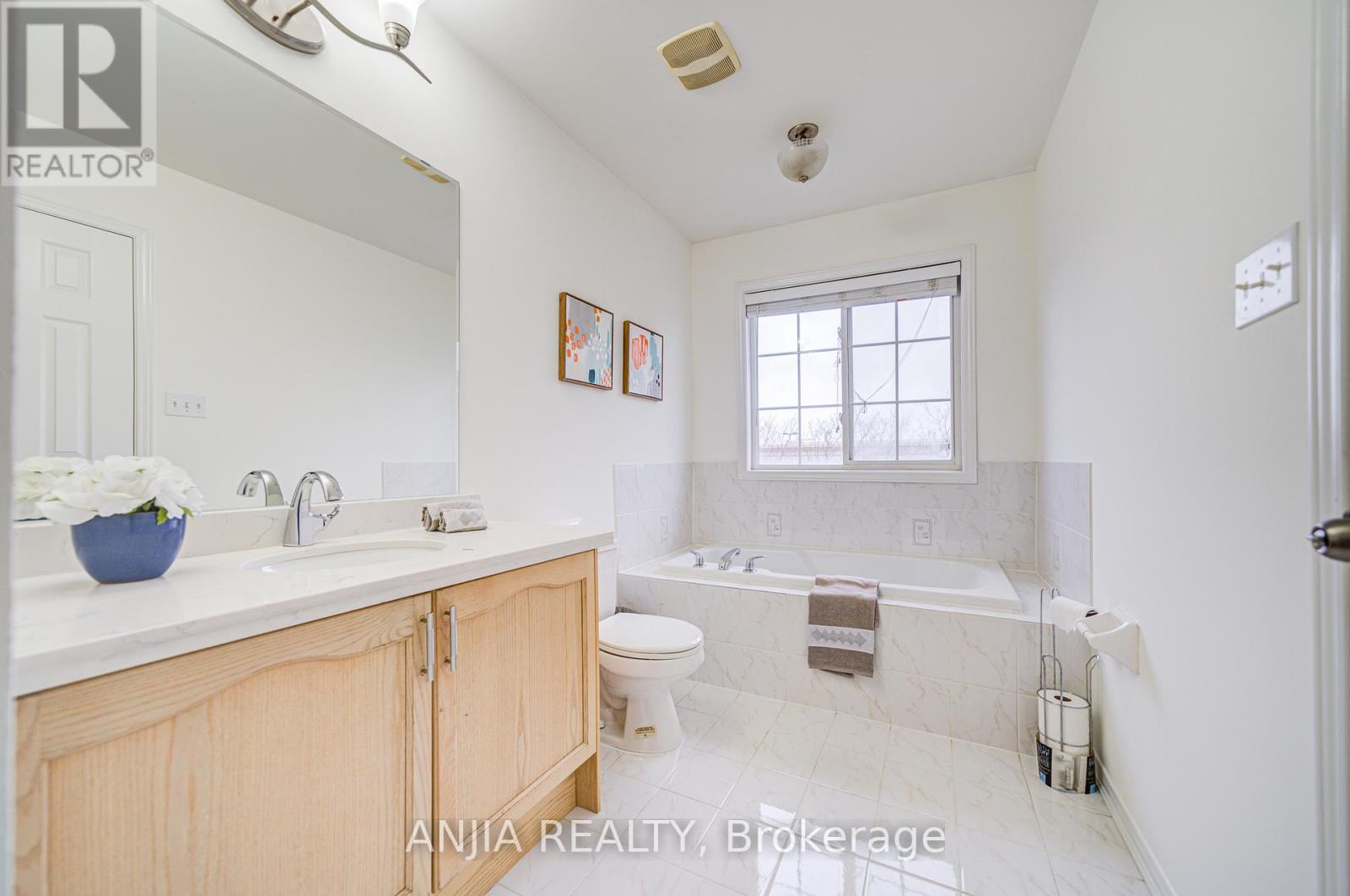 5 Hartmoor Street, Markham, Ontario  L6E 2C7 - Photo 40 - N12148106