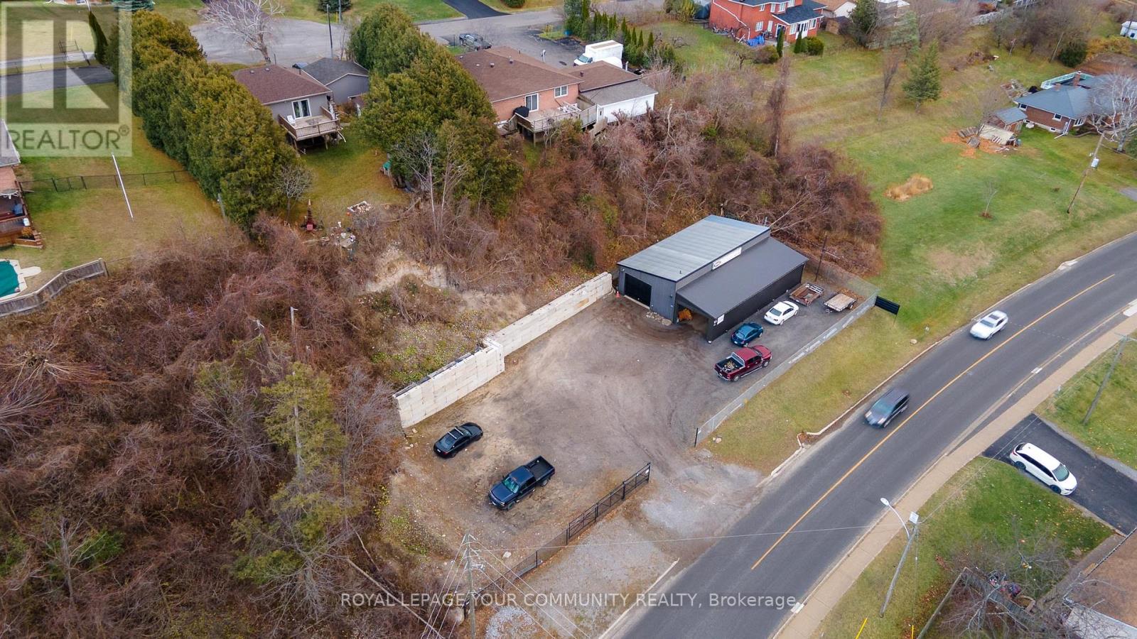 103 The Queensway S, Georgina, Ontario  L4P 1Z6 - Photo 8 - N12148112