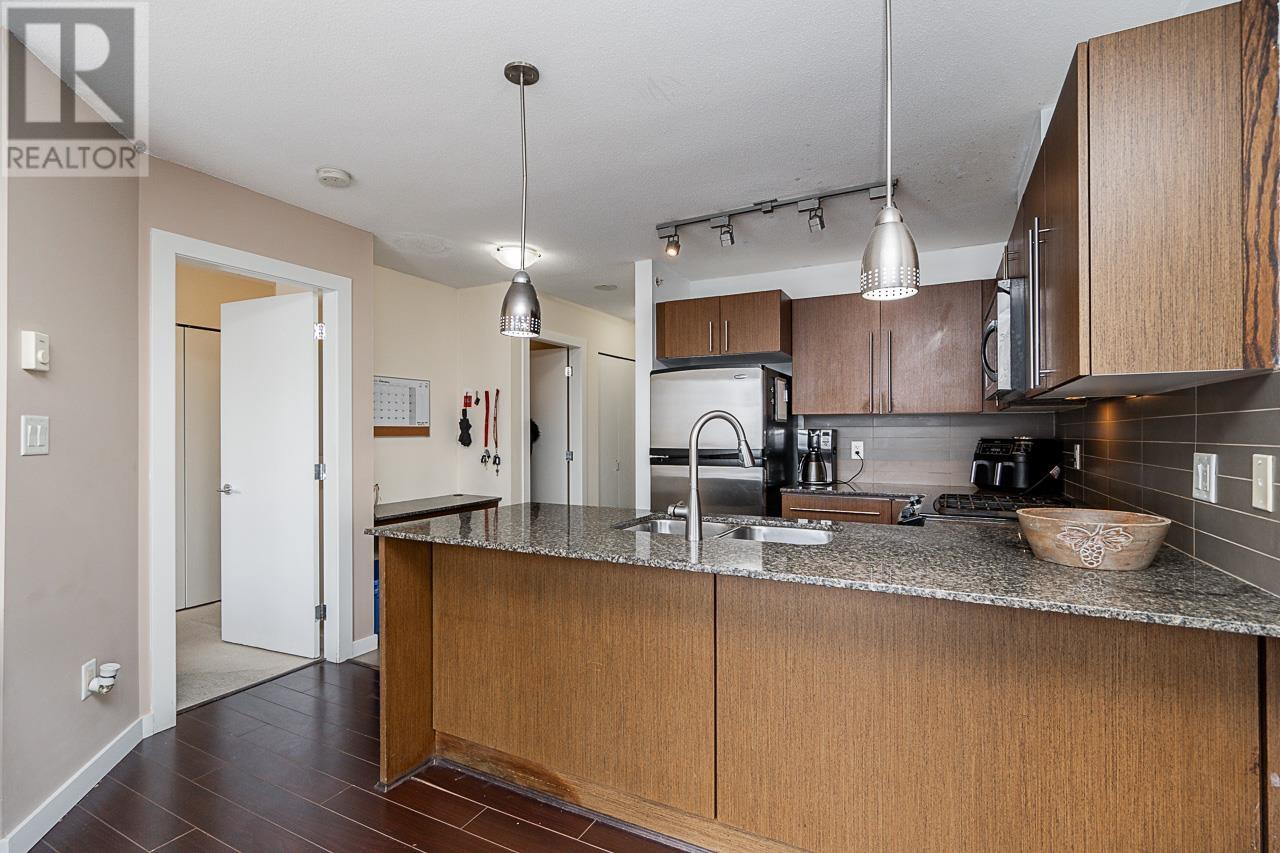 Listing Picture 7 of 32 : 1902 4888 BRENTWOOD DRIVE, Burnaby / 本拿比 - 魯藝地產 Yvonne Lu Group - MLS Medallion Club Member