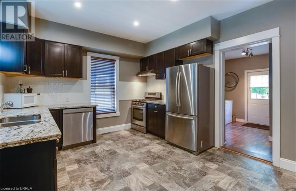 20 Wells Avenue, Brantford, Ontario  N3R 4J2 - Photo 4 - 40728822