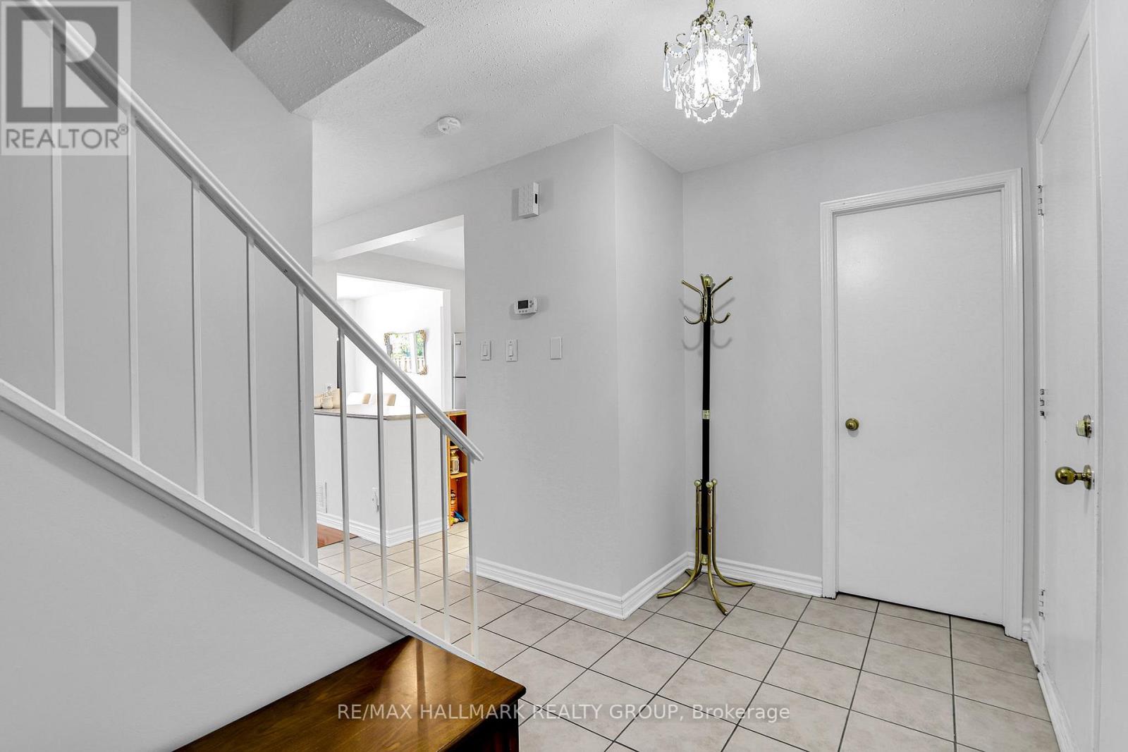 91 Langstrom Crescent, Ottawa, Ontario  K1G 5J6 - Photo 23 - X12148153