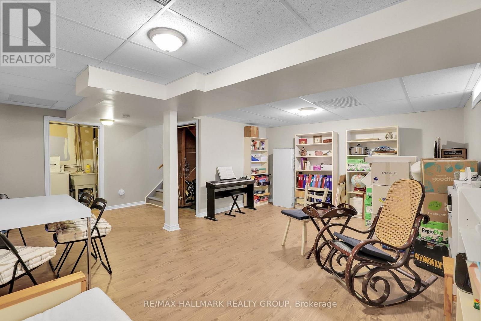 91 Langstrom Crescent, Ottawa, Ontario  K1G 5J6 - Photo 24 - X12148153