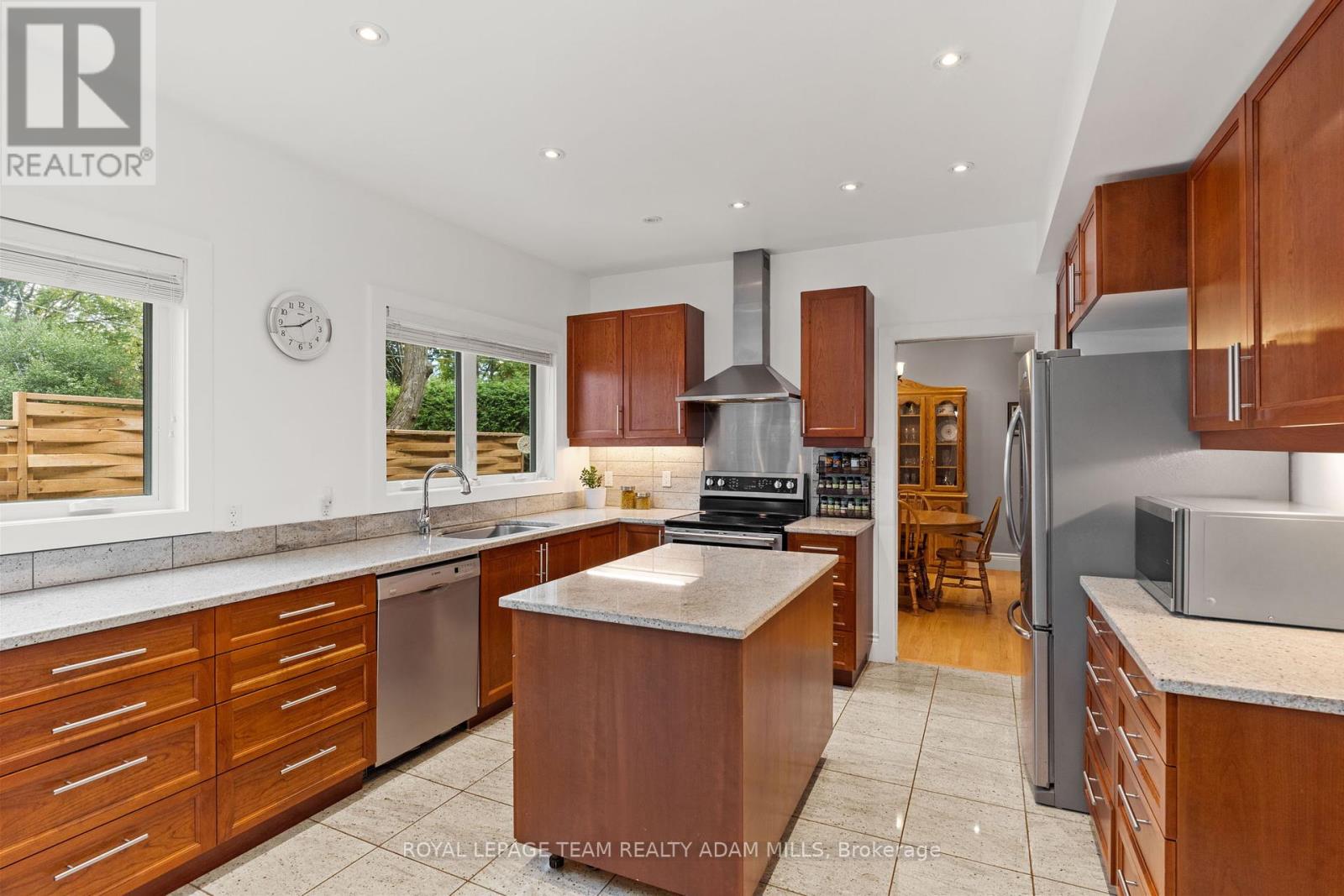 1481 Orchard Avenue, Ottawa, Ontario  K1H 7C5 - Photo 10 - X12148210