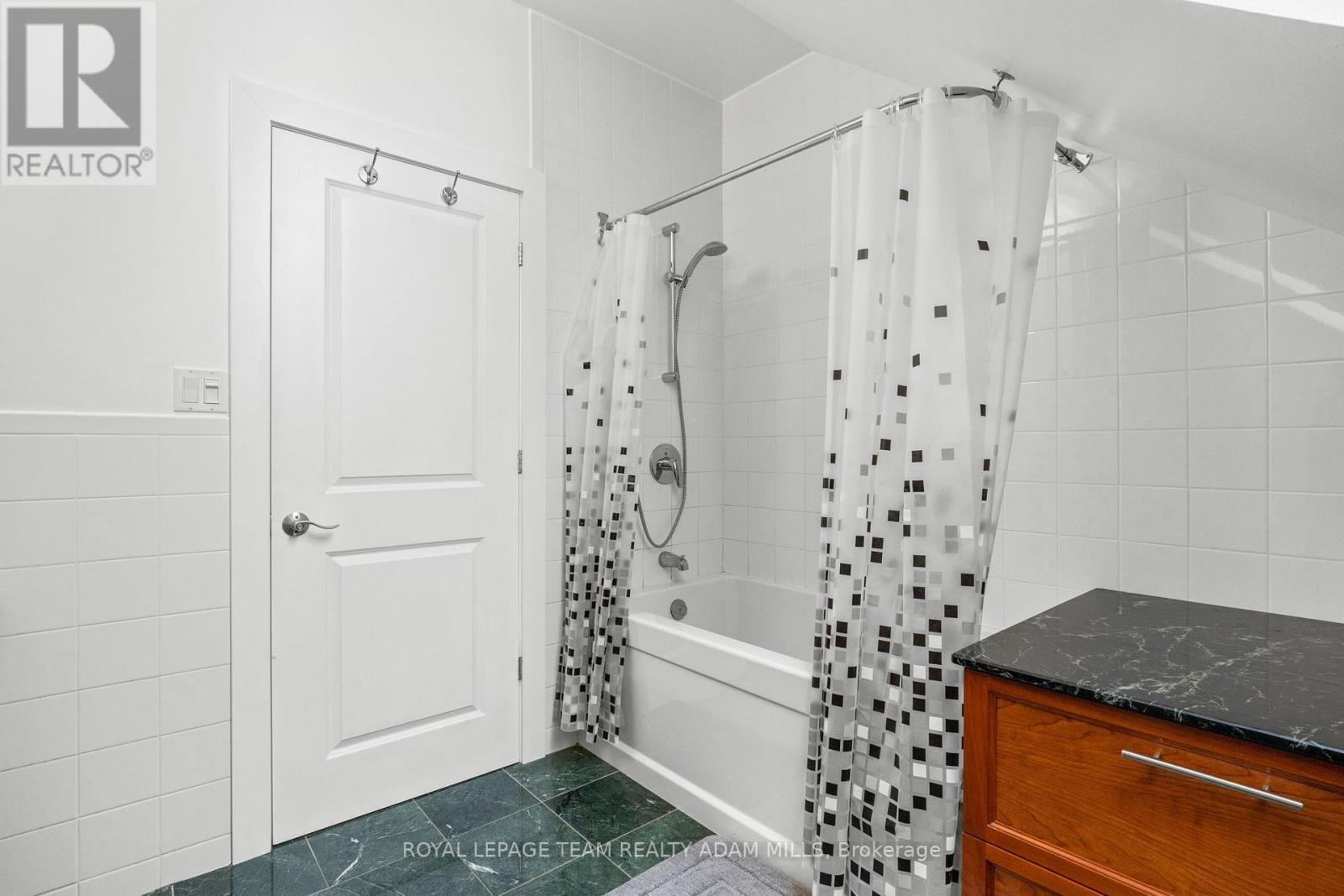 1481 Orchard Avenue, Ottawa, Ontario  K1H 7C5 - Photo 30 - X12148210