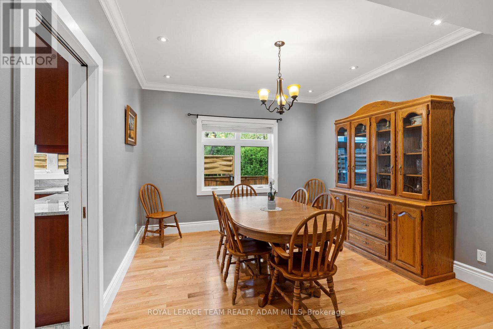 1481 Orchard Avenue, Ottawa, Ontario  K1H 7C5 - Photo 8 - X12148210