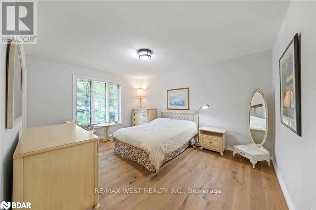 38 Willow Drive, Tiny, Ontario  L0L 1P1 - Photo 21 - S12148097
