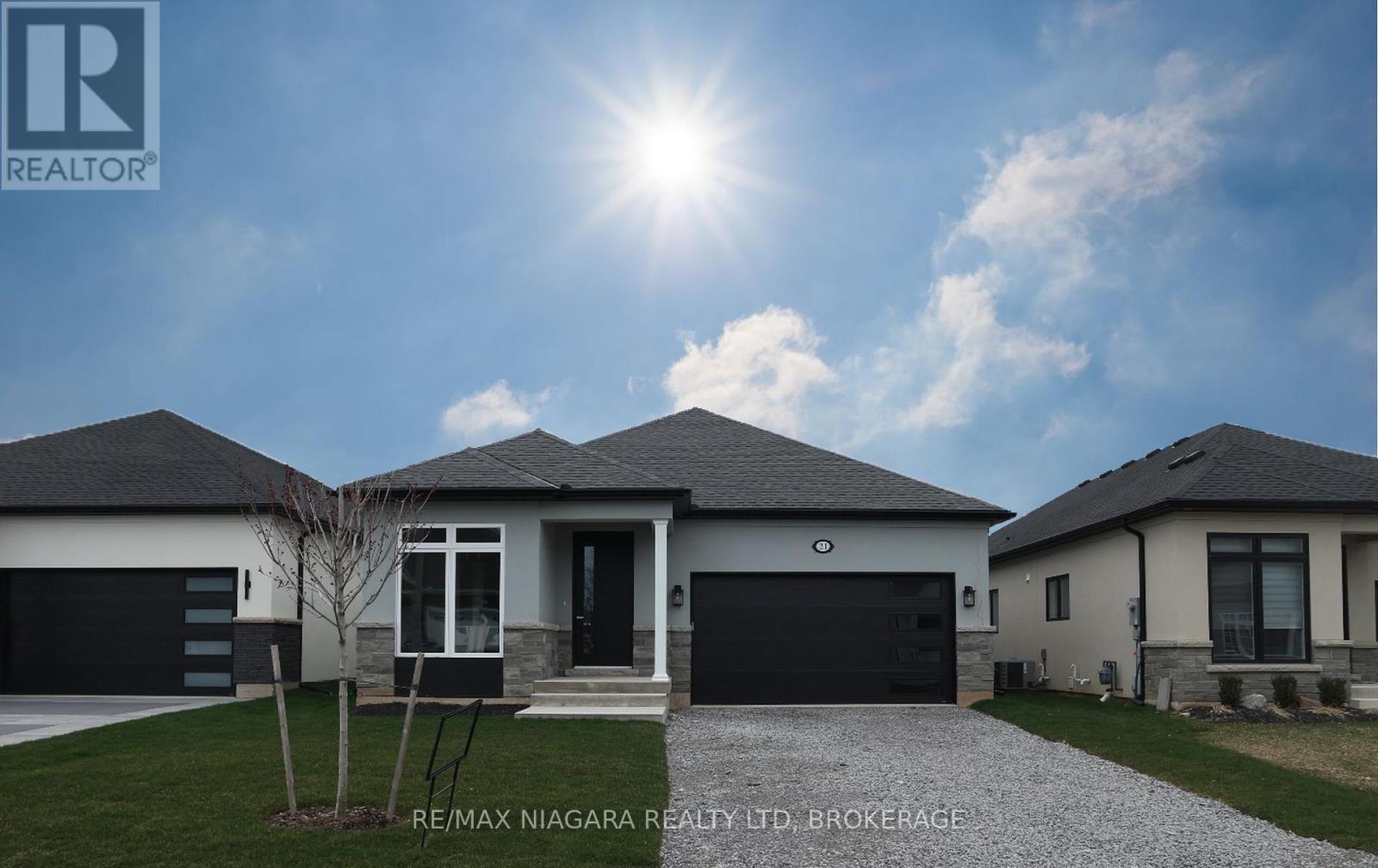 21 SUNRISE COURT N, fort erie (ridgeway), Ontario
