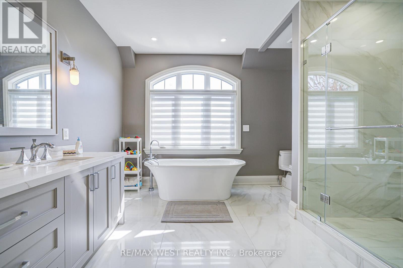 2194 Haygate Crescent, Mississauga, Ontario  L5K 1L5 - Photo 26 - W12147977