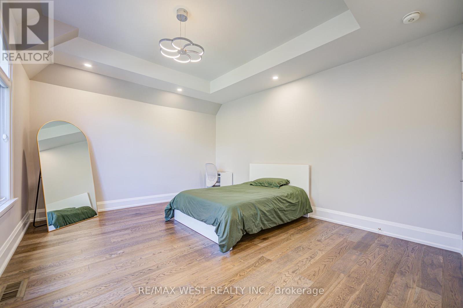 2194 Haygate Crescent, Mississauga, Ontario  L5K 1L5 - Photo 30 - W12147977