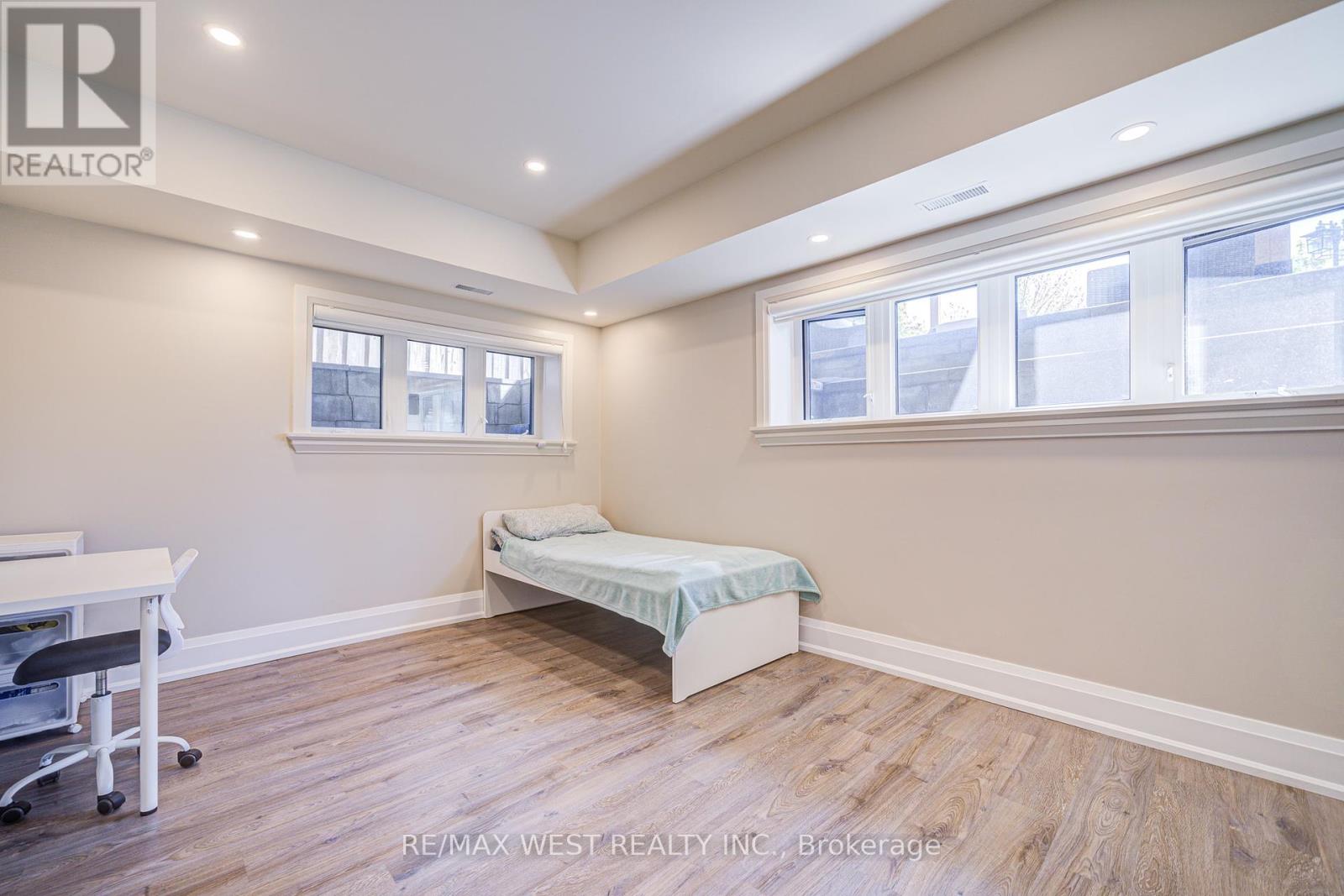 2194 Haygate Crescent, Mississauga, Ontario  L5K 1L5 - Photo 42 - W12147977