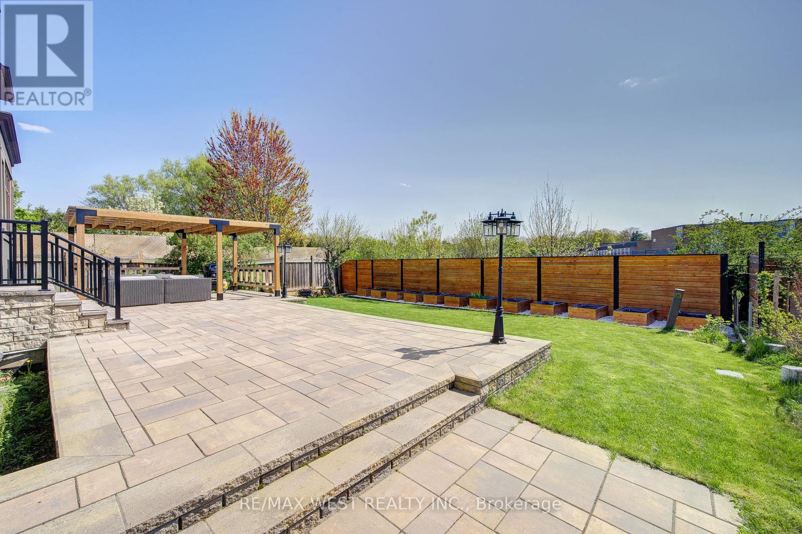 2194 Haygate Crescent, Mississauga, Ontario  L5K 1L5 - Photo 46 - W12147977