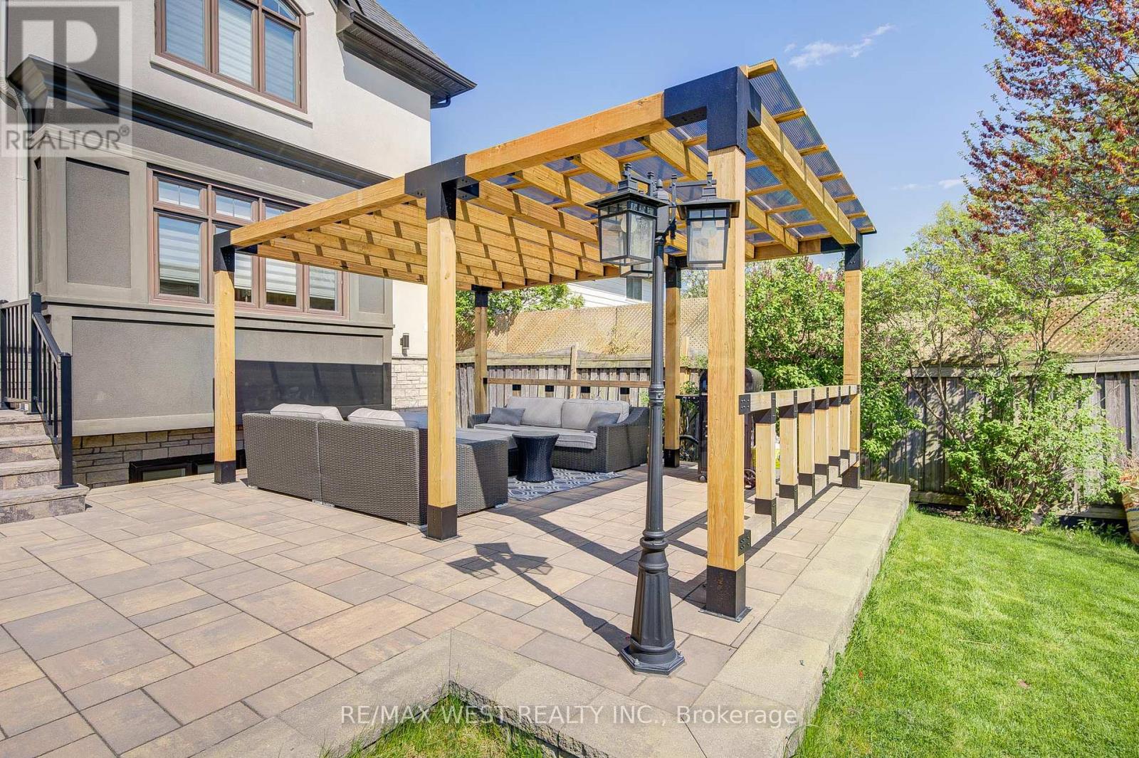 2194 Haygate Crescent, Mississauga, Ontario  L5K 1L5 - Photo 48 - W12147977